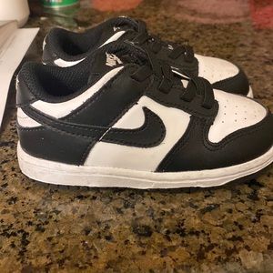 Does not come with box sorry I don’t keep boxes!